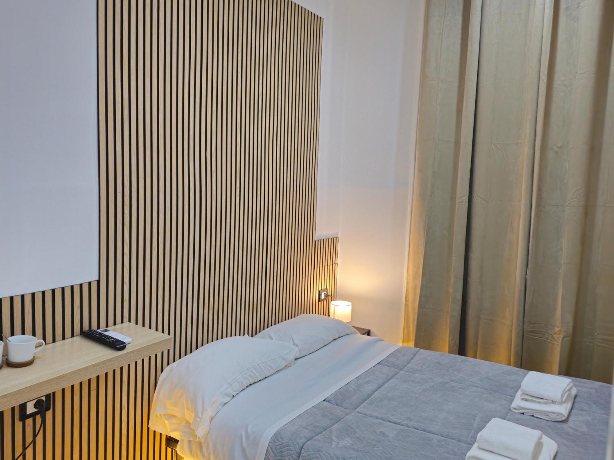 B&B Napoli Centrale Room&Jacuzzi エクステリア 写真