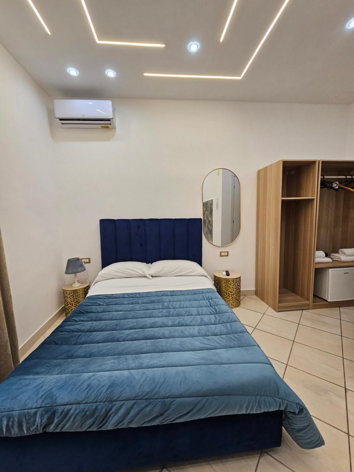 B&B Napoli Centrale Room&Jacuzzi エクステリア 写真