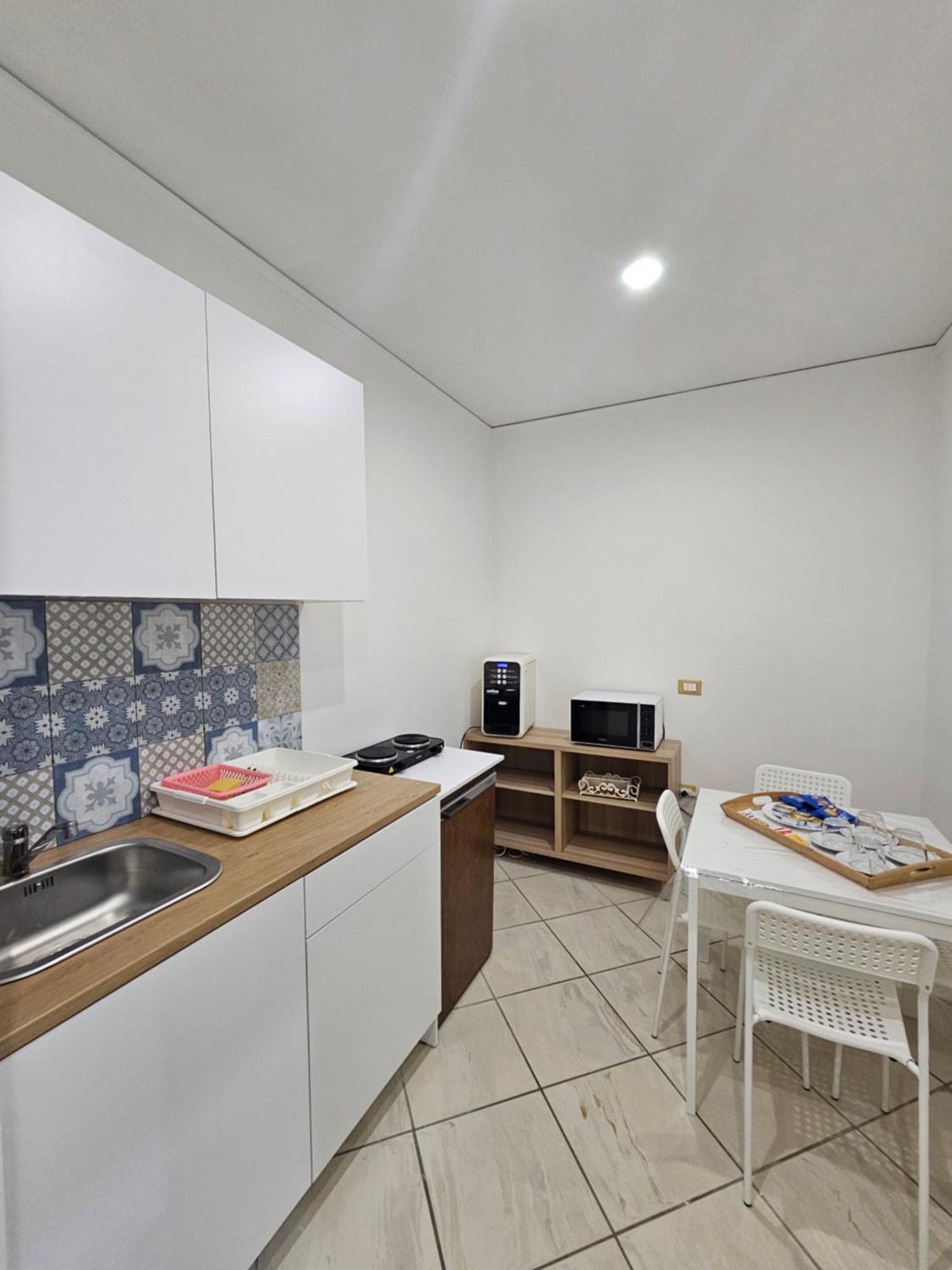 B&B Napoli Centrale Room&Jacuzzi エクステリア 写真