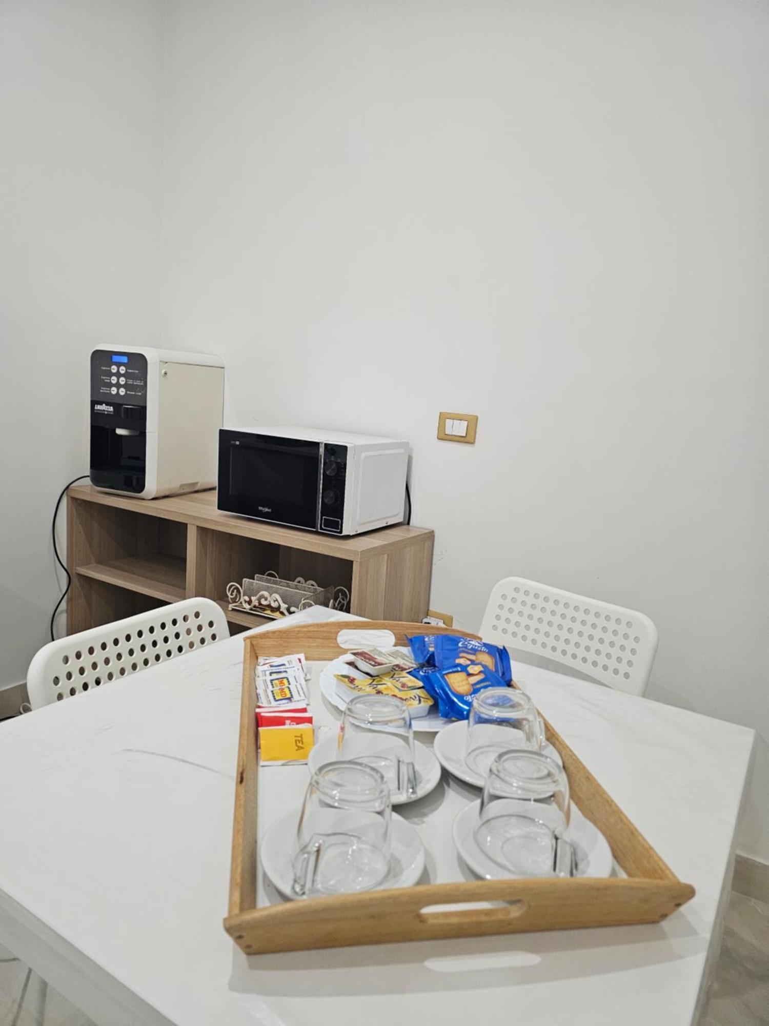 B&B Napoli Centrale Room&Jacuzzi エクステリア 写真