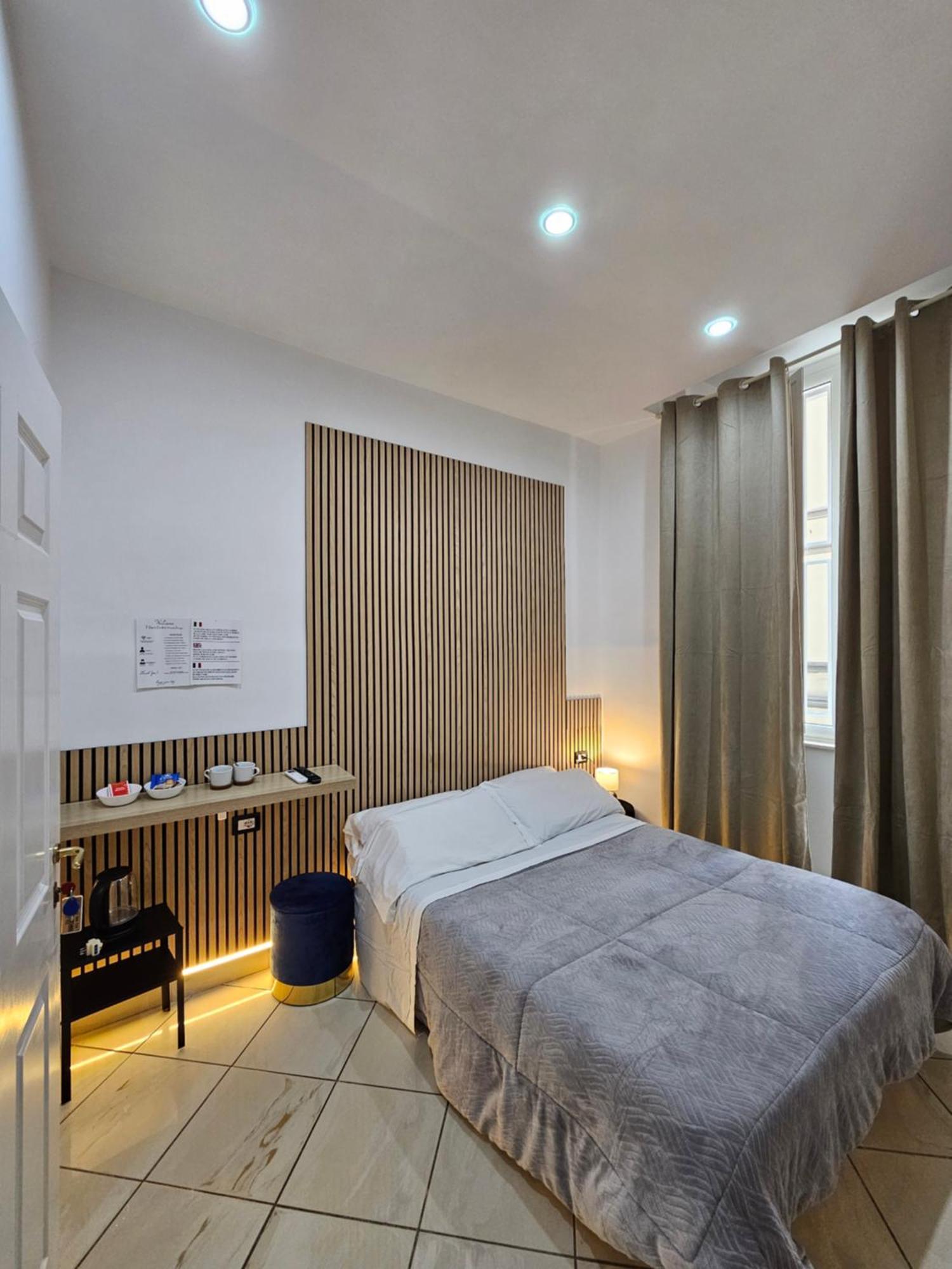 B&B Napoli Centrale Room&Jacuzzi エクステリア 写真