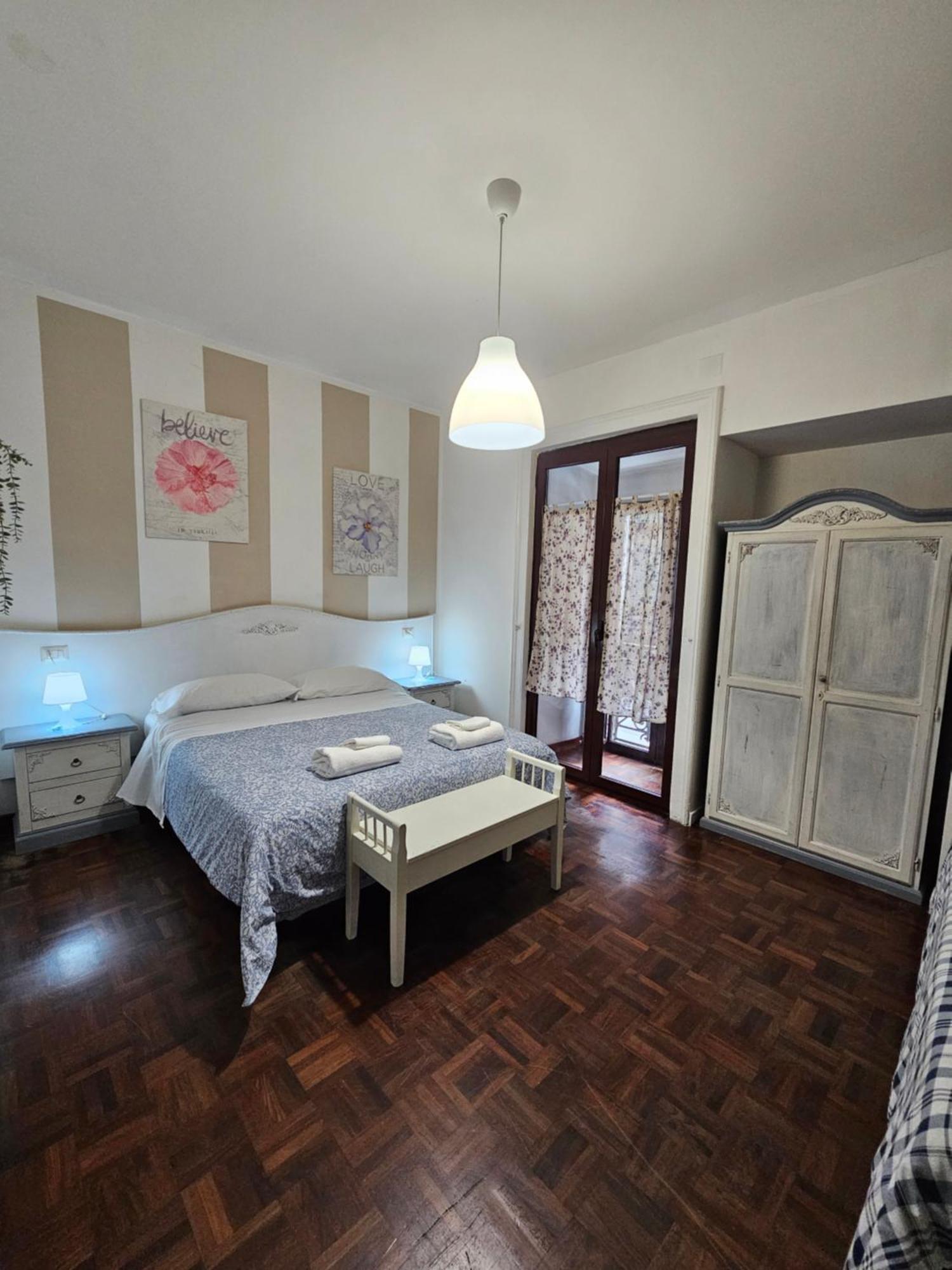 B&B Napoli Centrale Room&Jacuzzi エクステリア 写真
