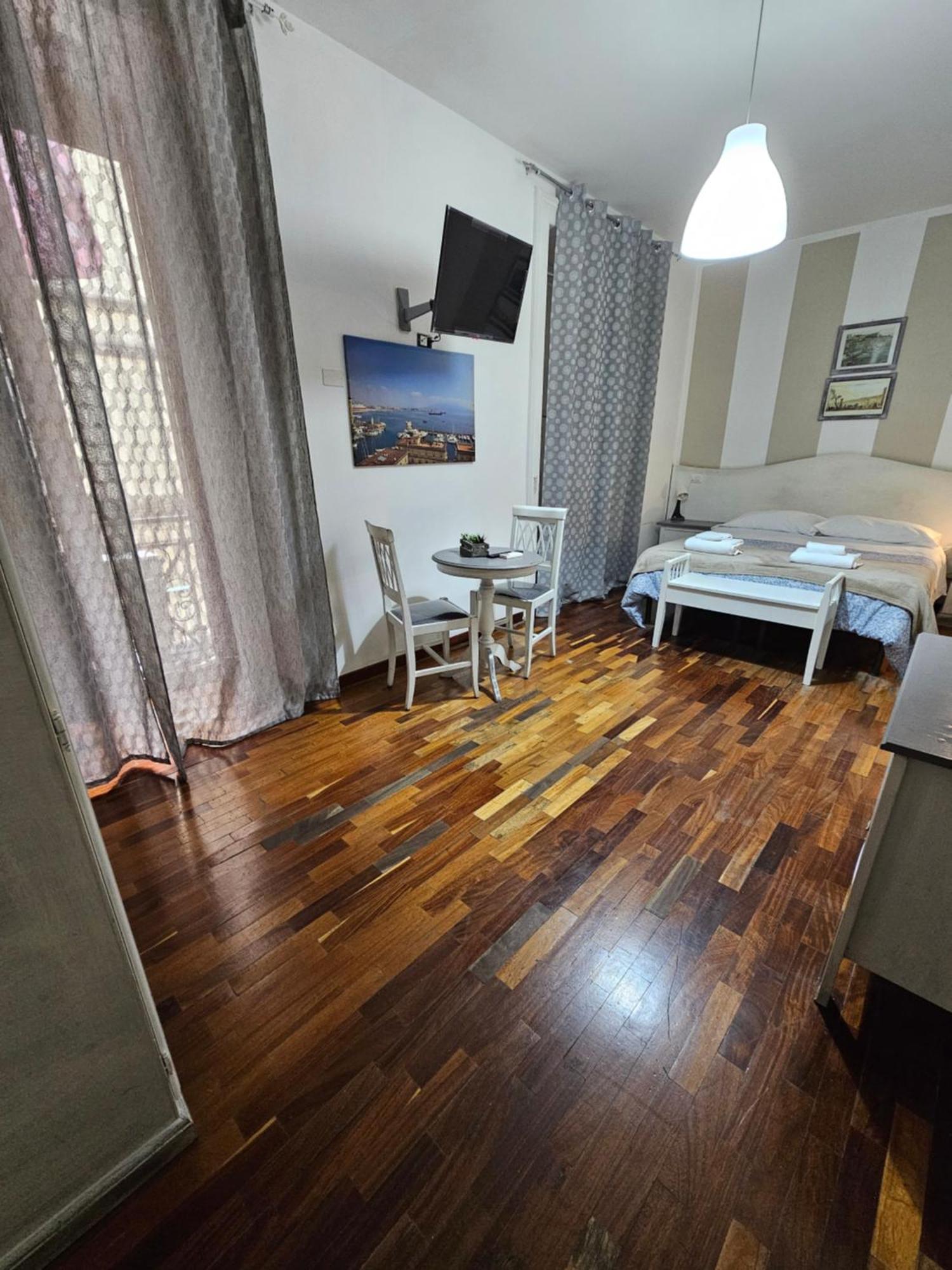 B&B Napoli Centrale Room&Jacuzzi 部屋 写真