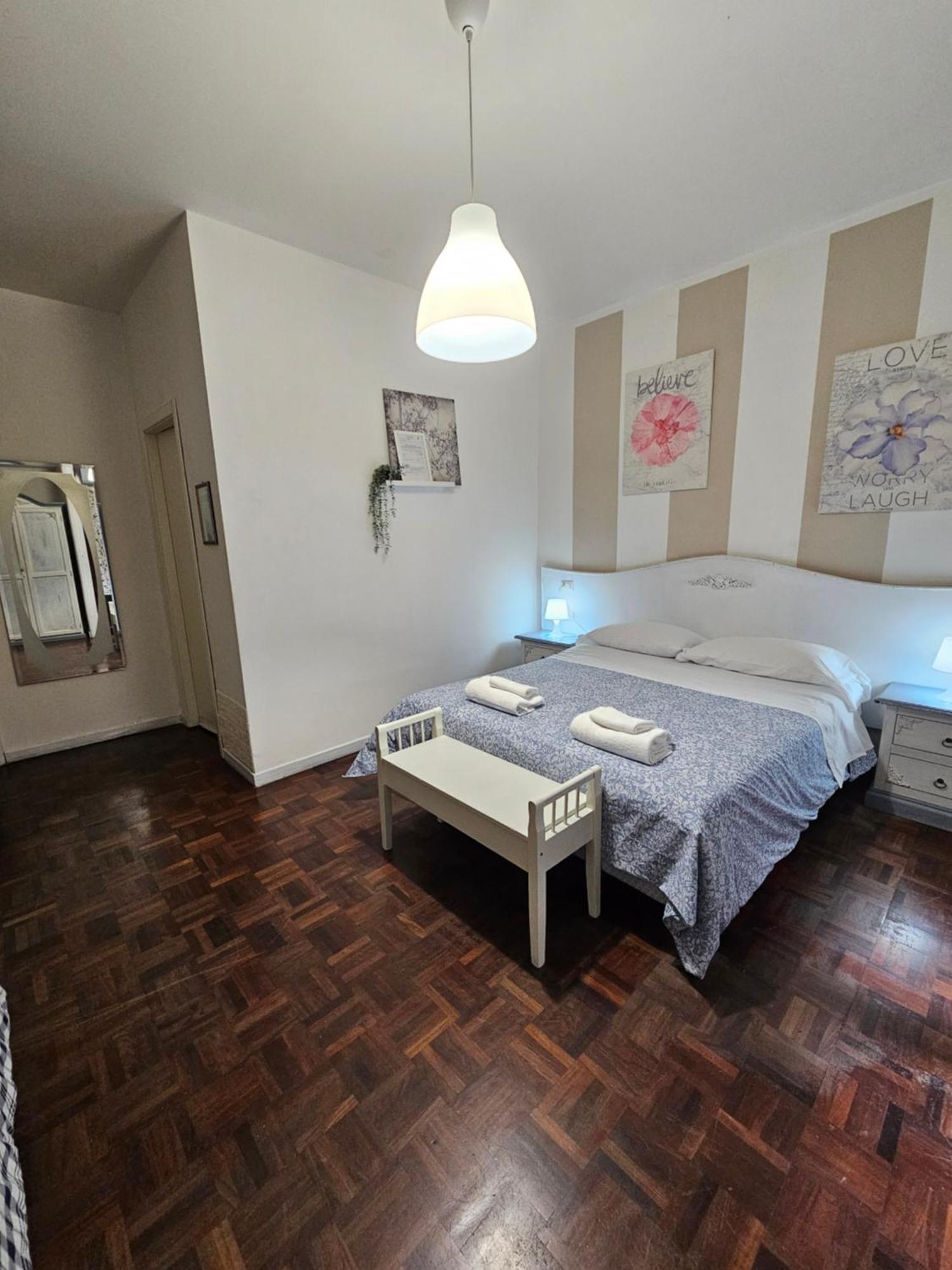 B&B Napoli Centrale Room&Jacuzzi エクステリア 写真